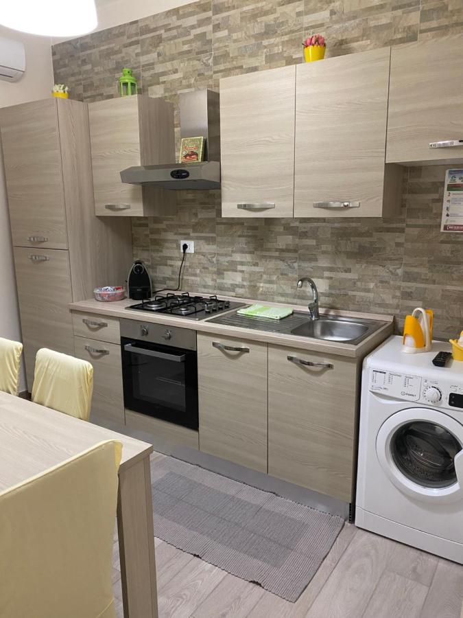 Lo Scalo Apartment Molfetta Bagian luar foto